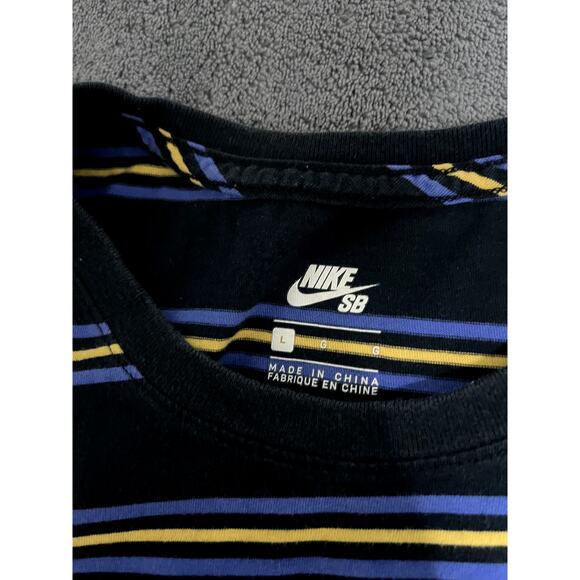 Nike SB T-Shirt - Picture 4 of 4